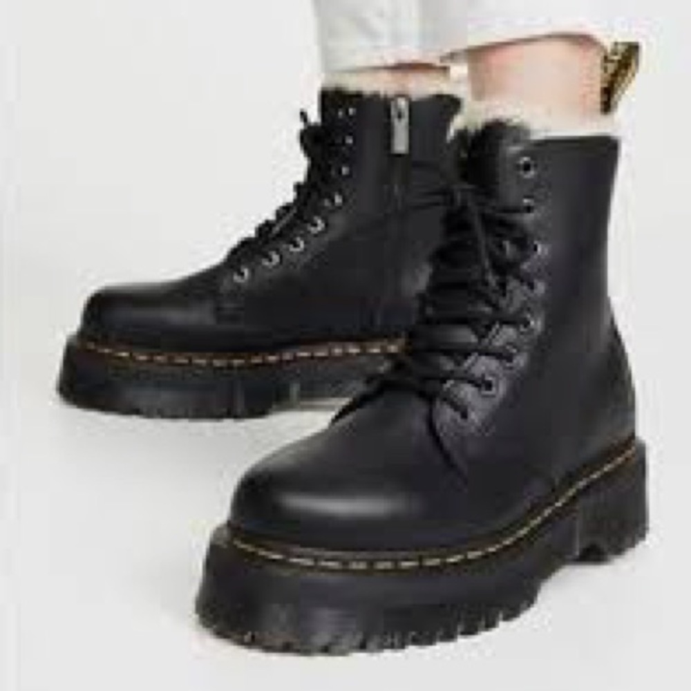 NIB Dr. Martens Jadon Fur Lined Platform lace-up boots Size: 5
